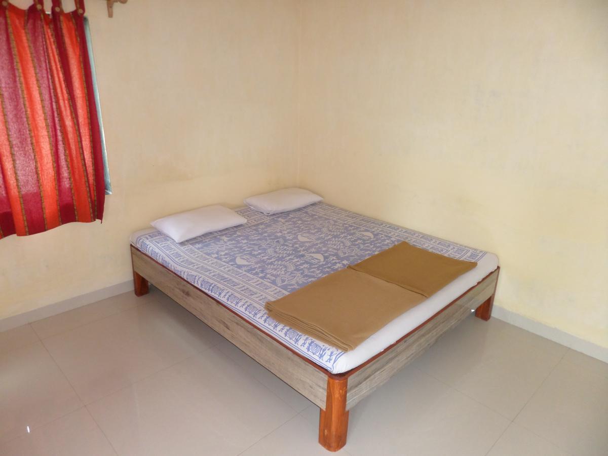 Hotel Atithi Farm House Borlai Exterior foto